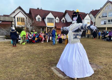 Starka zima, ki kliče pomlad in odganja zimo v Kotljah (3)